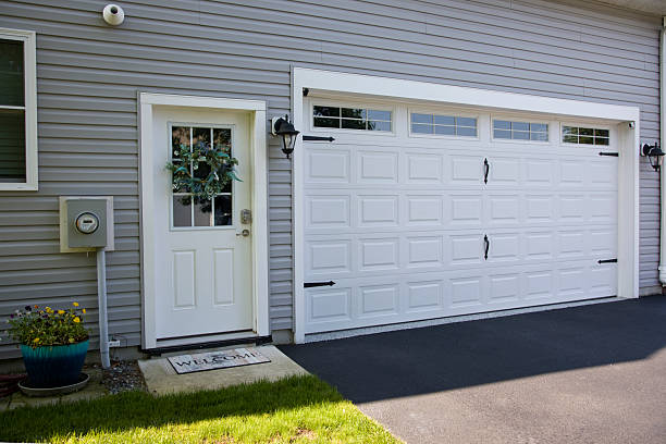 24/7 Emergency Garage Door Panel Replacement experts in Moorhead, MN